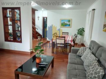 Alugar Casa / Rua Pública em São José dos Campos. apenas R$ 890.000,00