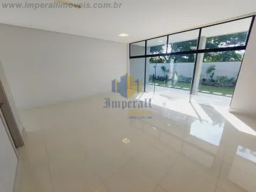 Casa térrea 3 dormitórios 3 suítes 254 m² AC Condomínio Terras do Vale Caçapava SP 2 vagas.